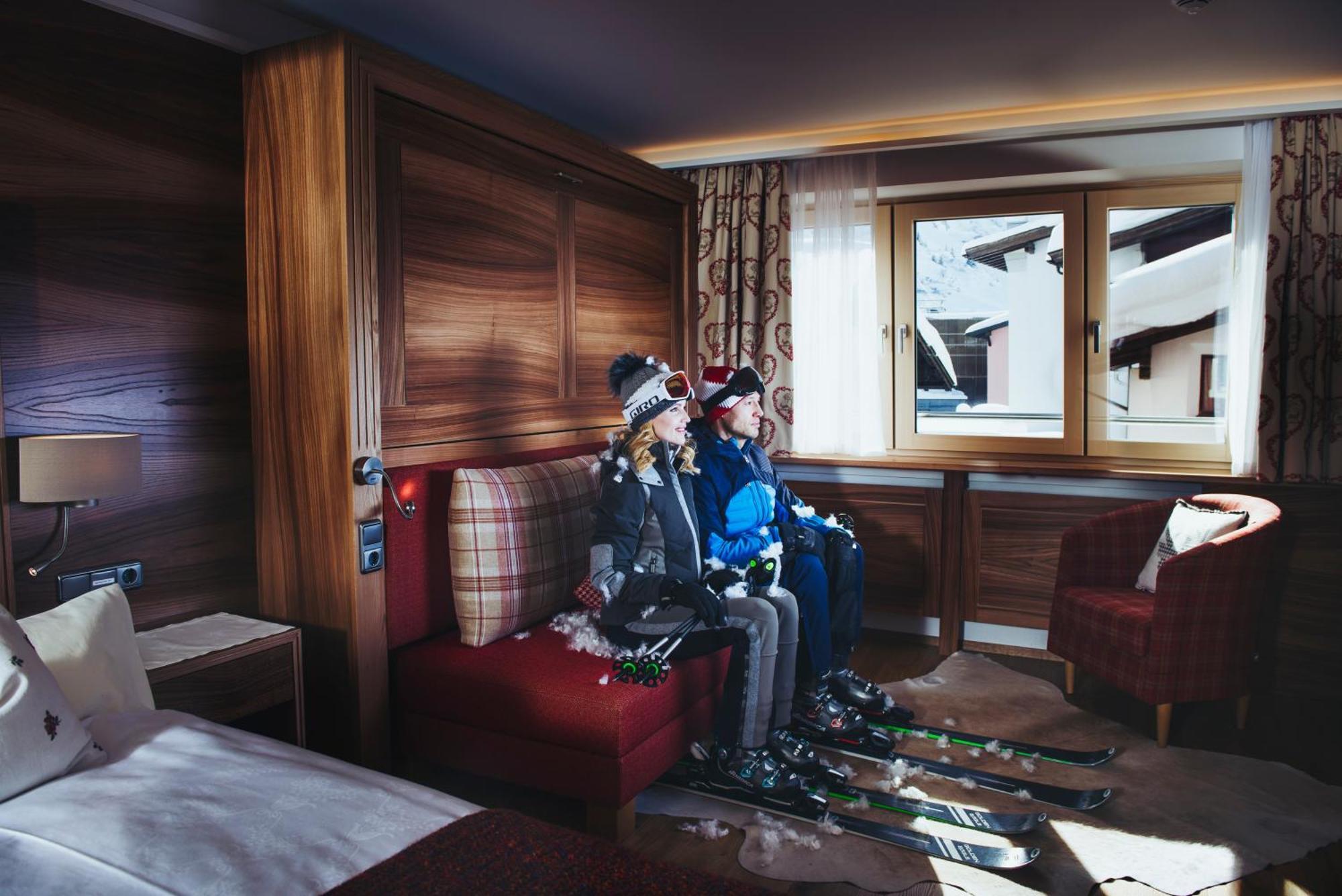 ホテル Arlberghaus Zürs エクステリア 写真